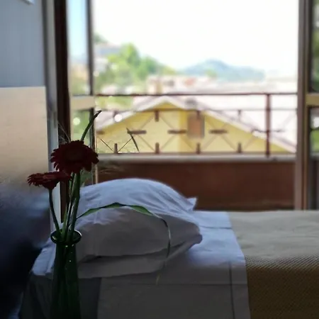 Balcone Sul Metauro 3*